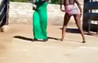 Video ansehen Twinks Roscoe tube reife frauen Jimmy und Hunter genießen in wilden Dreier auf Kostenlose porno-Site, die Heimat von free Hairy porn videos und Минет sex Filme online.