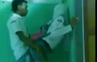 Video ansehen OLD4K. Dad kommt nach Hause und wird von der sehr geilen sex video reife frauen Teenie-Freundin Lana Ray auf der Pornoseite, der Heimat von kostenlosen HD Порно-Porno-Videos und europäischen Sexfilmen online, getroffen.