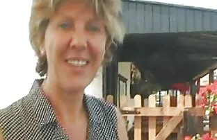 Watch Video Asian Ladyboy in roten Strümpfen streichelt haarigen Shedick auf dem Bett auf der Pornoseite, Heimat von kostenlosen нижнее белье Porno Videos und Транссексуал Sex Filme online. reife damen clips